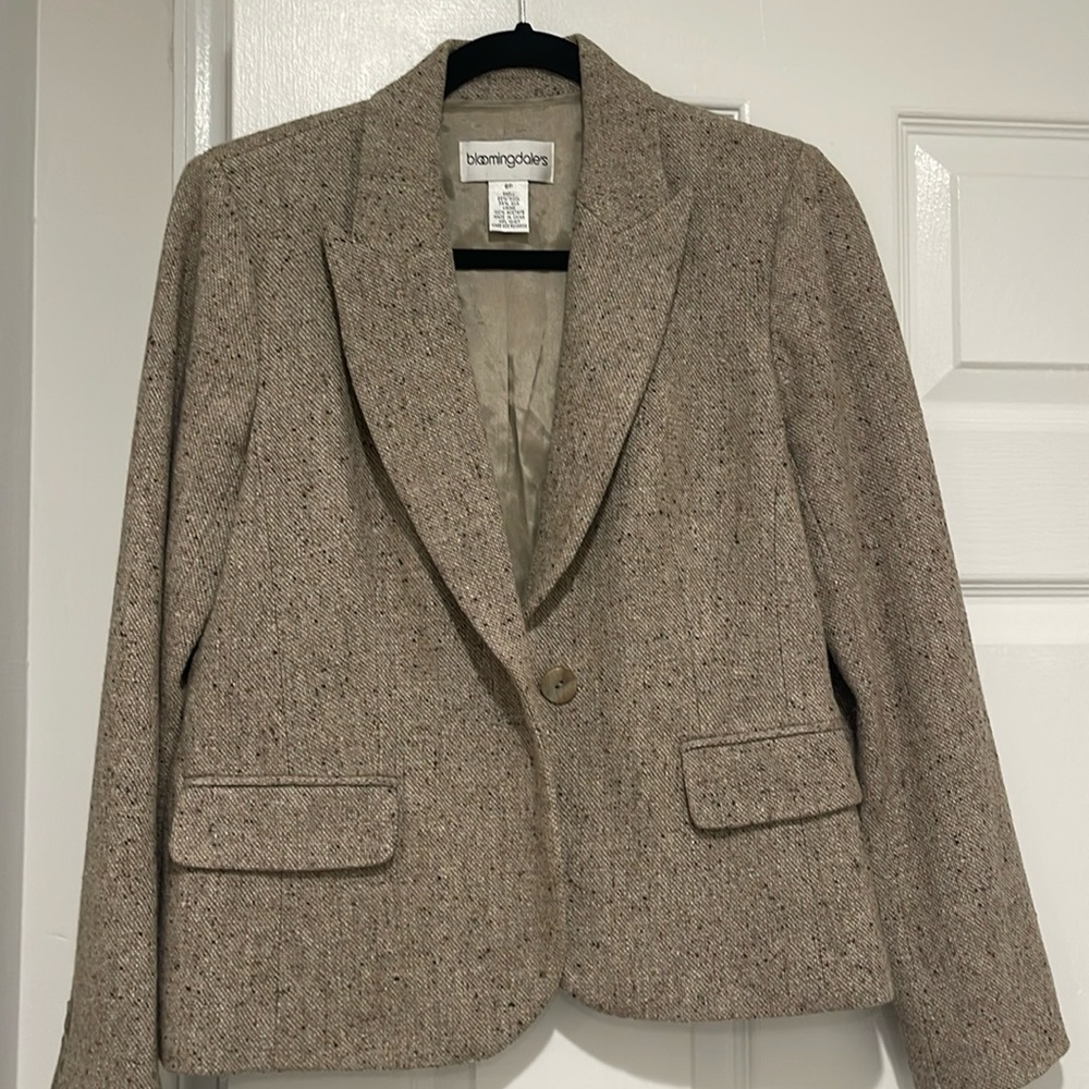 Bloomingdale’s Wool Silk Blazer – Classic – Taupe Beige – Size 8P
